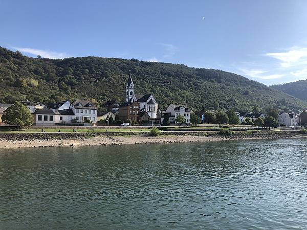 德國萊茵河遊船欣賞兩岸古城/酒莊景緻，萊茵河是歐洲第三長河！