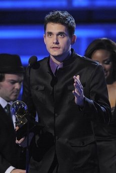 capt_01064624e49d404aae9dd3450f8fcdde_grammy_awards_show_cadc262.jpg