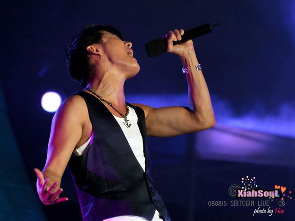 Junsu sing-2