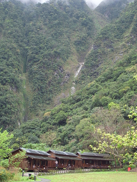 山谷下的山月村-1.JPG