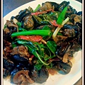 原味美食-塔香螺肉 (人氣下酒菜) Fried Snails (with Basils, Green Onions, Ginger and Garlics)