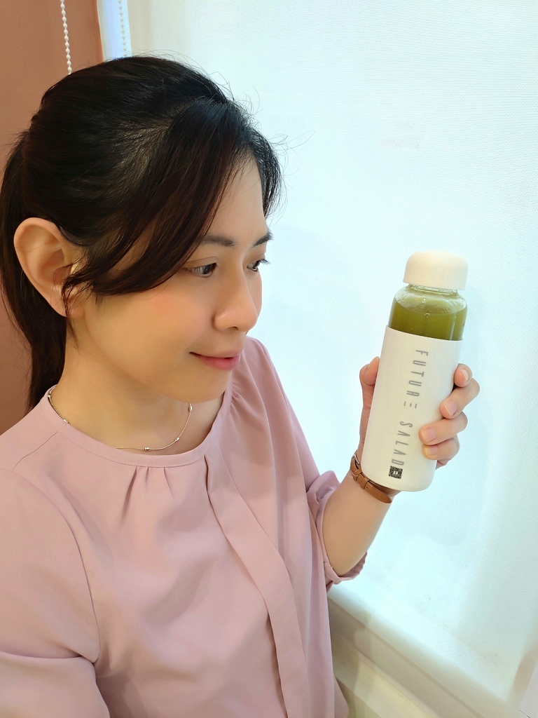 <2024開箱> 新一代未來沙拉「全清高纖新沙拉飲」Futu <2024開箱> 新一代未來沙拉「全清高纖新沙拉飲」Futu