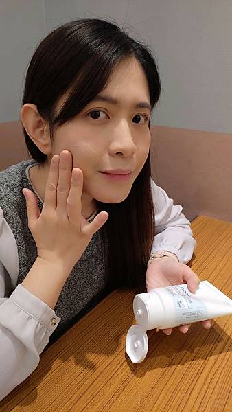 敏弱肌保養推薦!一理潤神經醯胺系列全效沐浴露、舒敏保濕乳