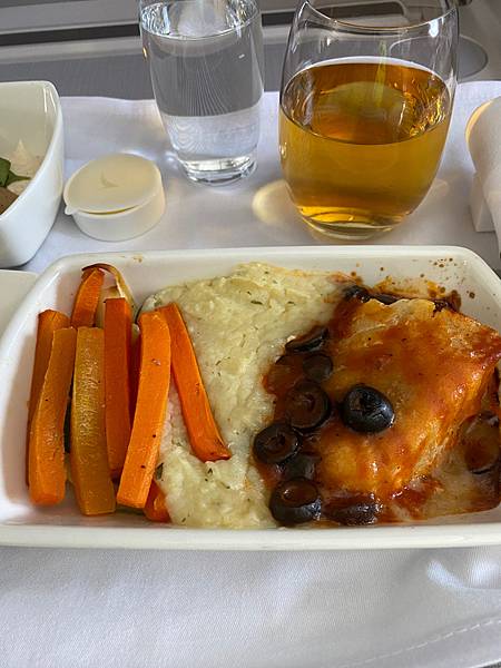 國泰航空商務飛機餐，泰國香港來回，靜緻午晚餐