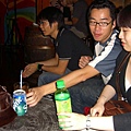最左邊是我們捧場的台灣人凱(貝斯手)　最右邊是NUS音樂系的張萱儀