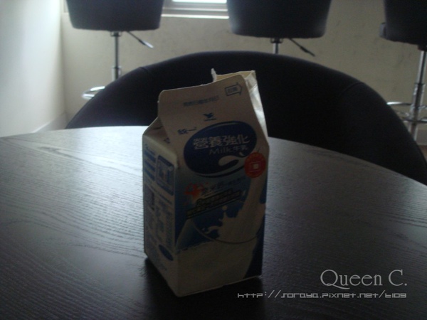 Milk_05.jpg Milk_05.jpg