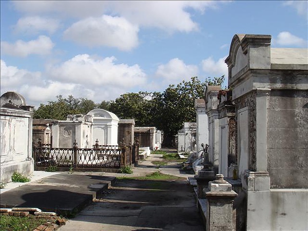 Lafayette Cemetery_002.jpg