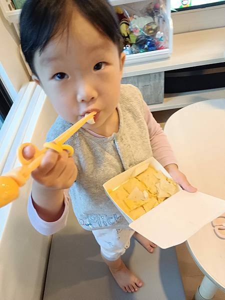 寶寶發育紀實2Y6M｜一個月內習慣幼幼班新生活