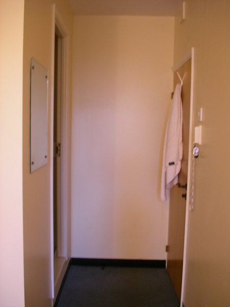 房間門口跟浴室門口