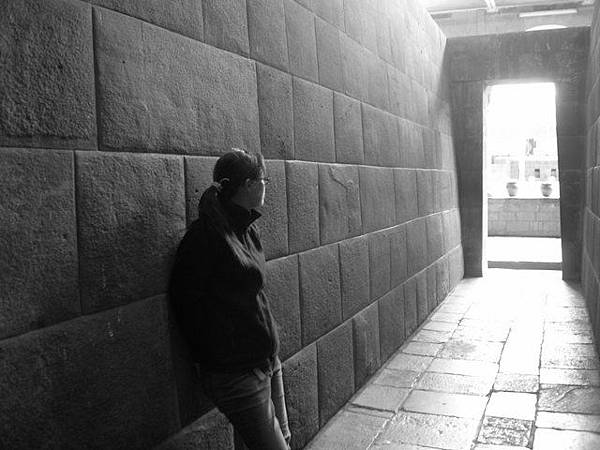 Qorkancha石牆黑白照