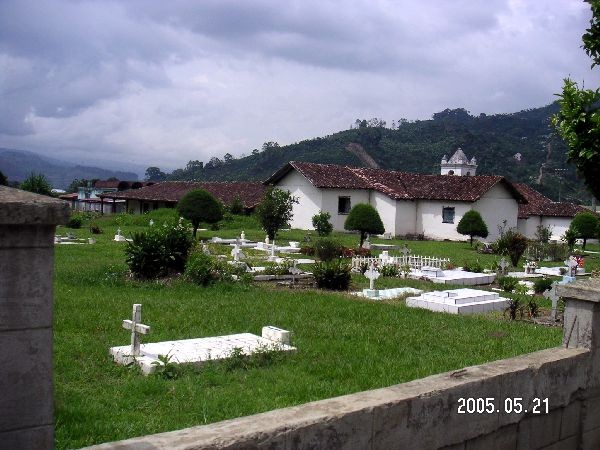 La lglesia de San José Orosi墓園