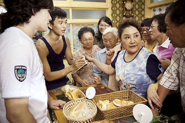 12.16《愛的麵包魂》劇照- 陳盈潔.jpg 12.16《愛的麵包魂》劇照- 陳盈潔.jpg