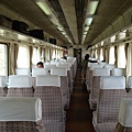 青藏鐵路 (7)  硬座車廂.JPG
