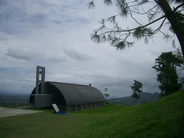 Mahawu森林風景區 (8) 山頂有教堂.JPG