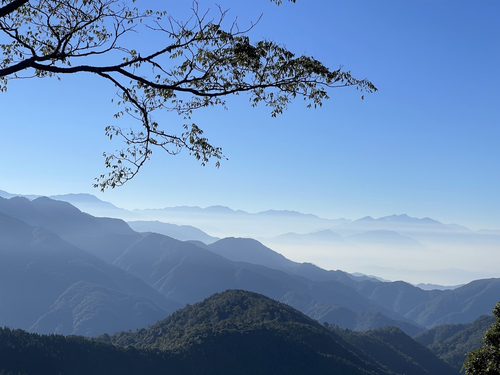 追山 ─ 大雪山200林道50K + 北三叉山登山口親子騎乘