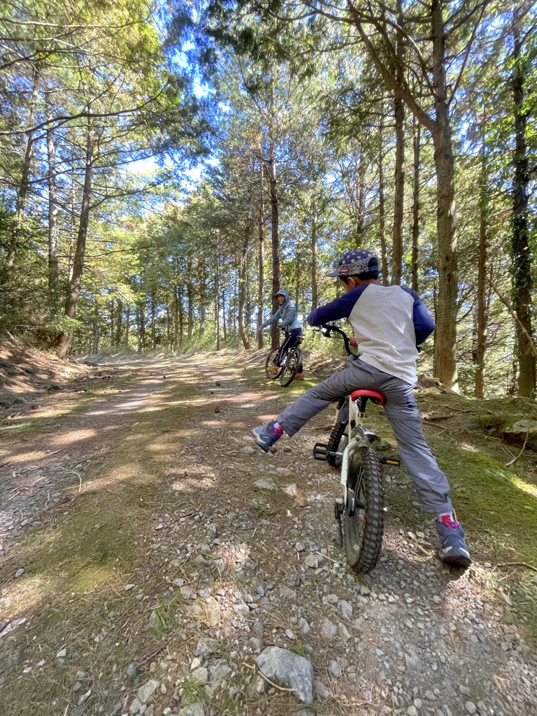 追山 ─ 大雪山200林道50K + 北三叉山登山口親子騎乘