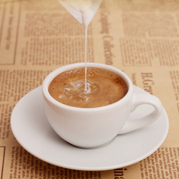 咖啡族小心！白色奶油球的真相