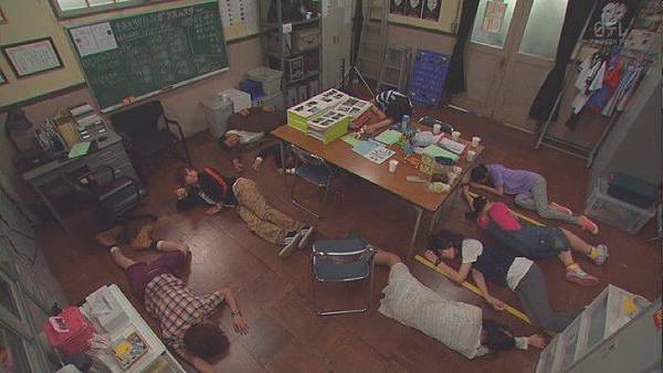 (金田一少年事件簿N.Kindaichi.Shonen.no.Jikenbo.N.Ep01.Chi_Jap.HDTVrip.704X396-YYeTs人人影视.rmvb)[00.45.11.951].jpg