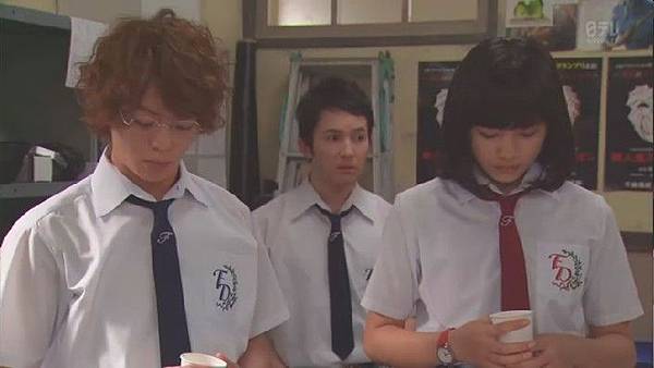 (金田一少年事件簿N.Kindaichi.Shonen.no.Jikenbo.N.Ep01.Chi_Jap.HDTVrip.704X396-YYeTs人人影视.rmvb)[01.12.27.878].jpg