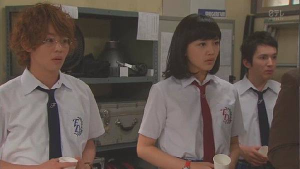 (金田一少年事件簿N.Kindaichi.Shonen.no.Jikenbo.N.Ep01.Chi_Jap.HDTVrip.704X396-YYeTs人人影视.rmvb)[01.13.39.46].jpg