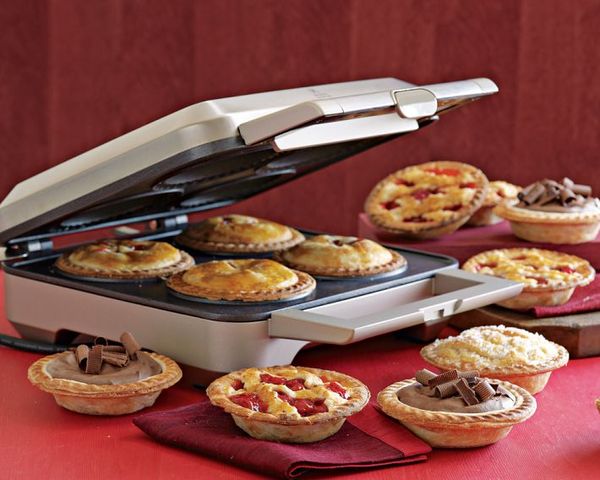 Breville_Personal_Pie_Maker_9-sixhundred