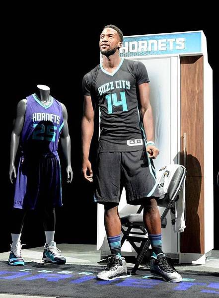 Hornetsjerseys_1