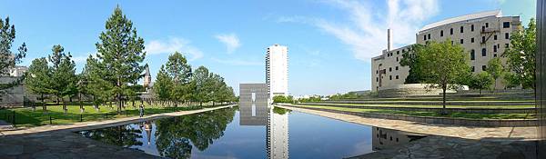 1920px-Oklahoma_City_memorial.jpg