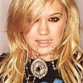 Kelly-Clarkson-56-small.JPG