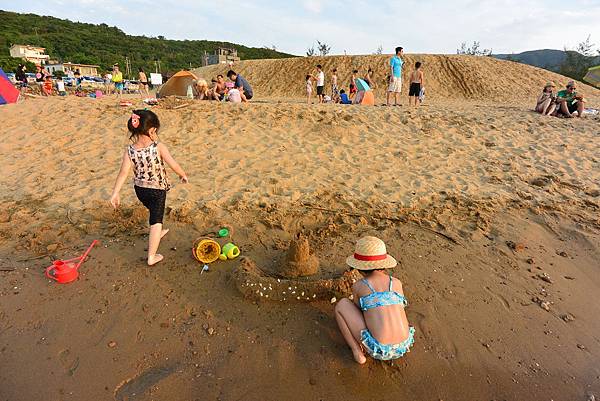 亞亞與妹妹的夏末踏浪 (19).JPG