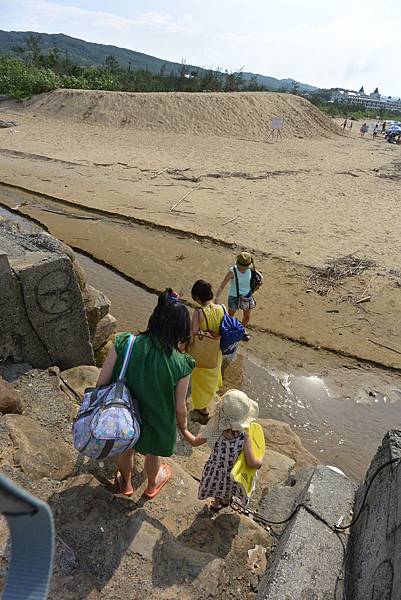 亞亞與妹妹的夏末踏浪 (26).JPG