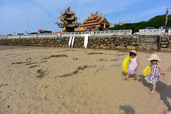 亞亞與妹妹的夏末踏浪 (29).JPG