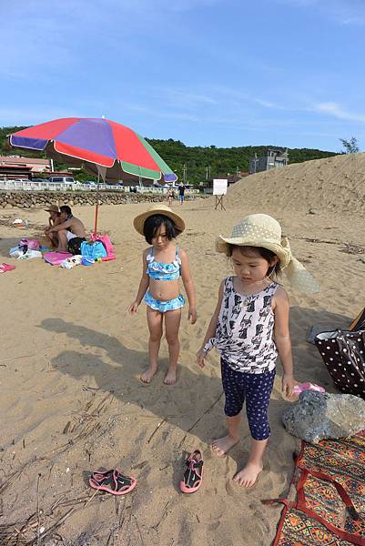 亞亞與妹妹的夏末踏浪 (38).JPG