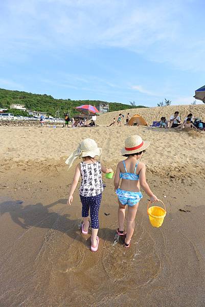 亞亞與妹妹的夏末踏浪 (43).JPG