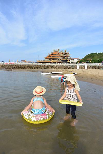 亞亞與妹妹的夏末踏浪 (45).JPG