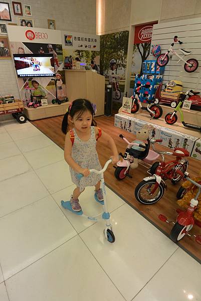 亞亞鬥杜鵑 (5).JPG