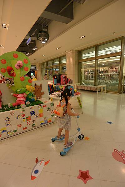 亞亞鬥杜鵑 (6).JPG