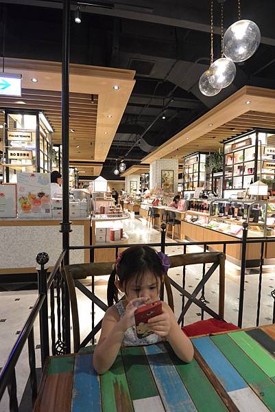 亞亞鬥杜鵑 (8).JPG