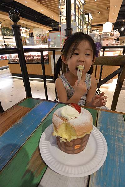 亞亞鬥杜鵑 (15).JPG