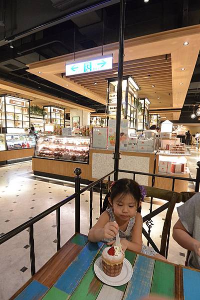 亞亞鬥杜鵑 (17).JPG