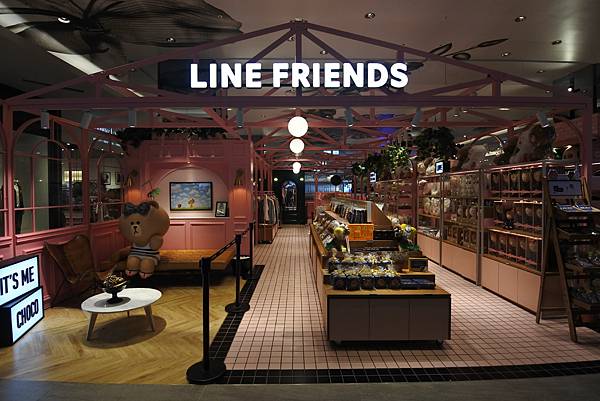 台北市LINE FRIENDS CAFE %26; STORE (2).JPG