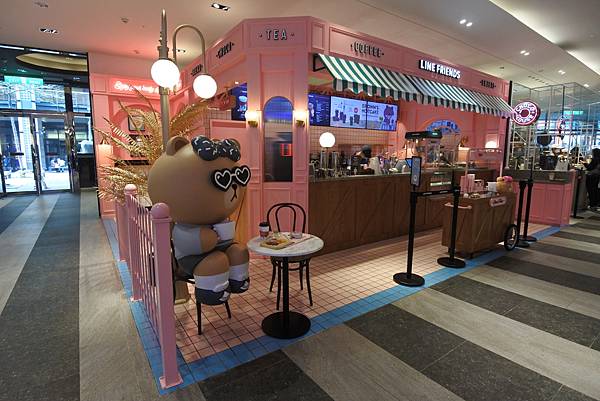 台北市LINE FRIENDS CAFE %26; STORE (17).JPG