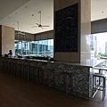 泰國曼谷ORIENTAL RESIDENCE BANGKOK：泳池 (3).JPG