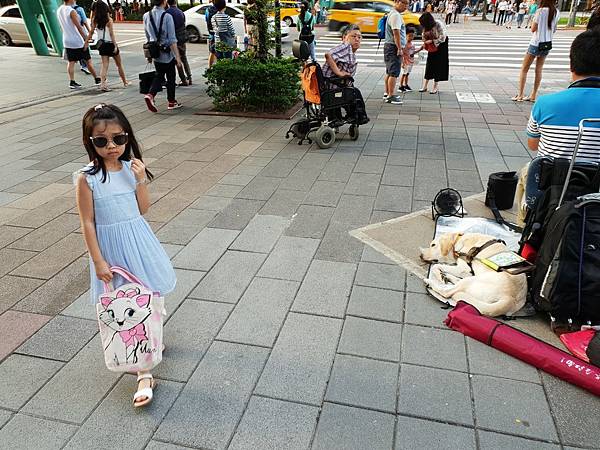 亞亞的信義區時尚小模 (8).jpg