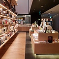 日本東京都GINZA SIX：銀座 蔦屋書店 (4).jpg