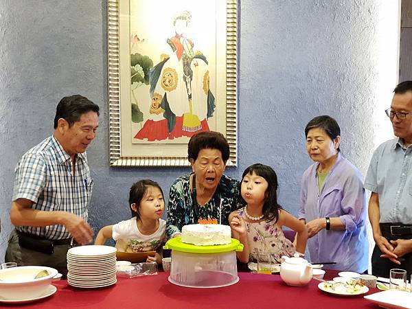 亞亞的2018祖祖慶生會 (1).jpg