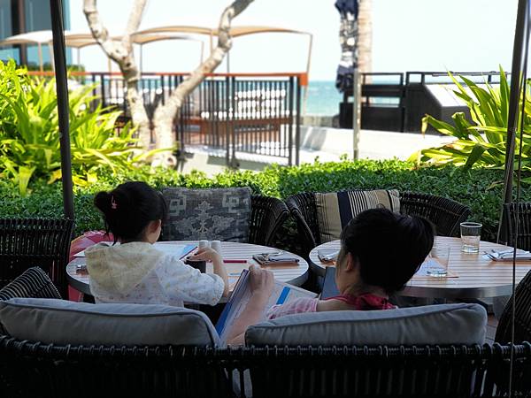 泰國華欣Hua Hin Marriott Resort %26; Spa：Pool Bar (26).jpg