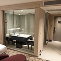 AVANI Sukhumvit Bangkok：Avani skyline Deluxe Room (34).jpg