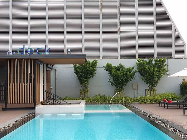 泰國曼谷AVANI Sukhumvit Bangkok：Swimming Pool (24).jpg