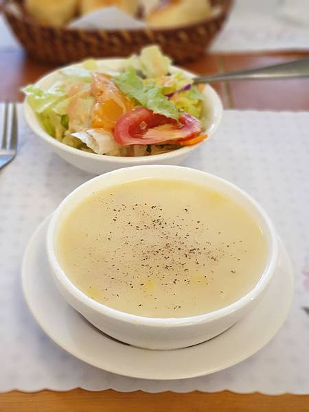 亞亞泡湯後的牛排大餐 (8).jpg