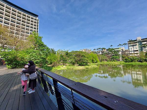 亞亞的松菸湖畔散步 (4).jpg